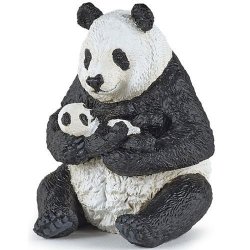 Panda chovající mládě