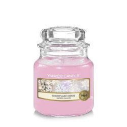 YANKEE CANDLE Snowflake Kisses svíčka 104g